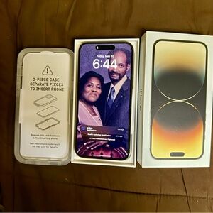 Apple Silver iPhone 14 Pro Max &  Case Sleek Design